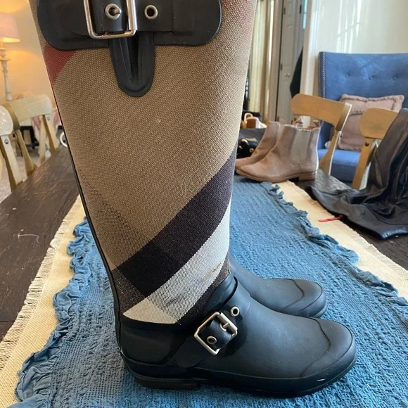 Burberry knee high rain boots. Worn once . Size 6.5